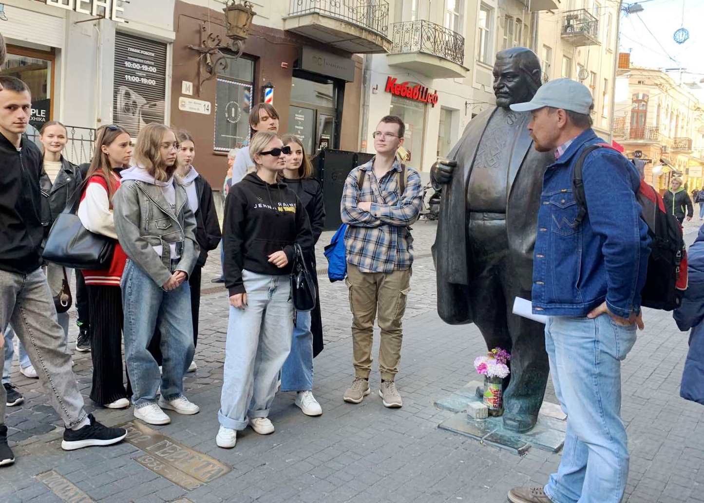 На Валовій.j